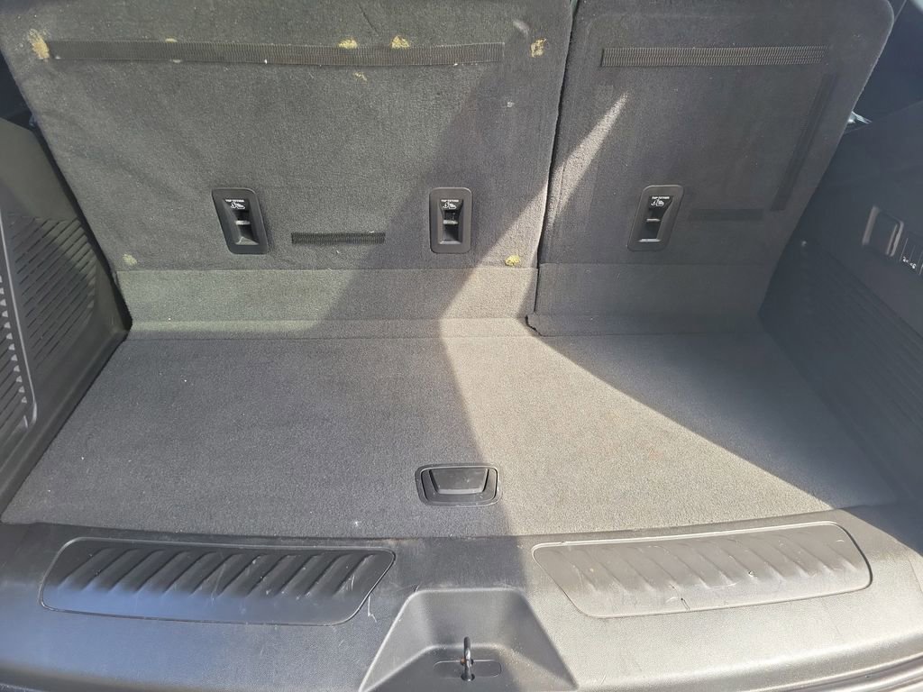 Used 2021 GMC Yukon SLT w/ SLT Premium Package RWD image 13