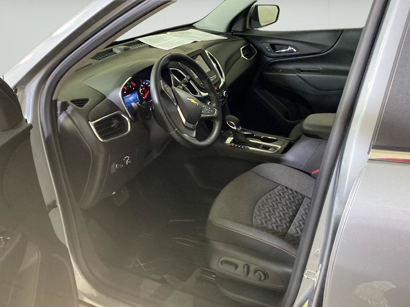 Used 2024 Chevrolet Equinox LT w/ LPO, Floor Liner Package FWD image 19