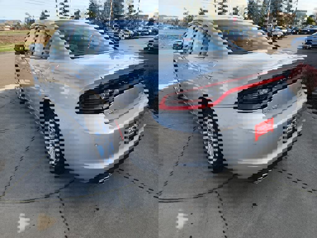 Used 2022 Dodge Charger SXT image 4