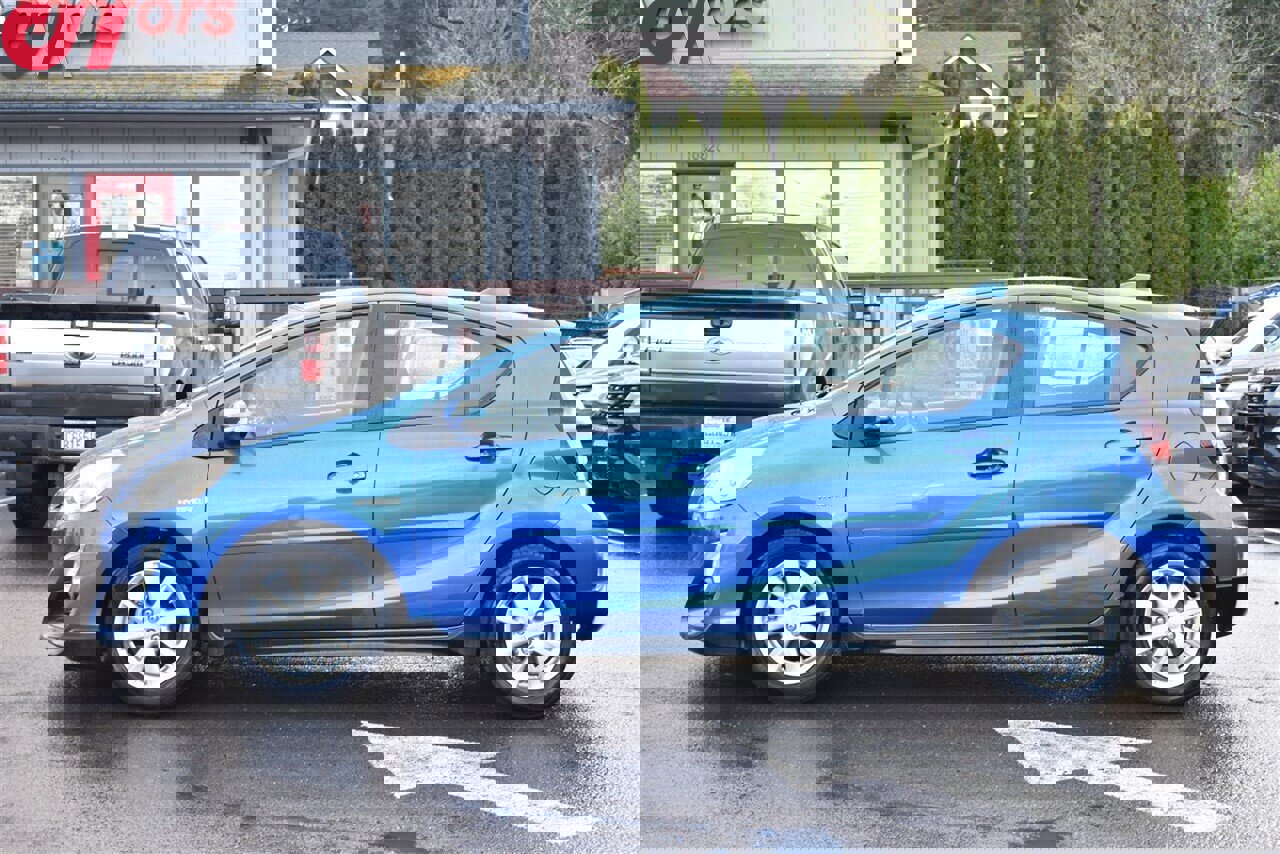 Used 2017 Toyota Prius C One image 9