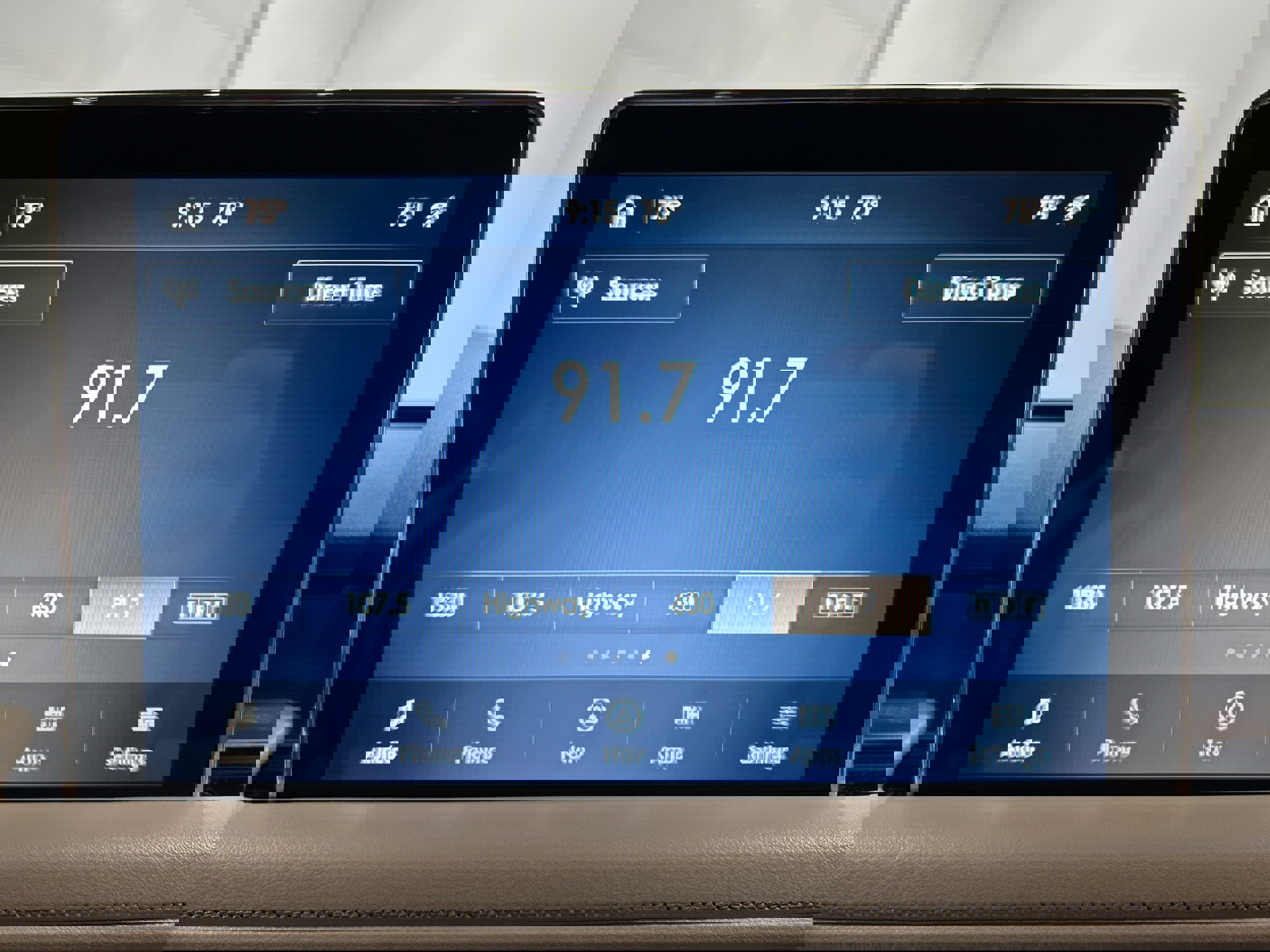 Used 2020 Lincoln Aviator Reserve w/ Equipment Group 201A image 4