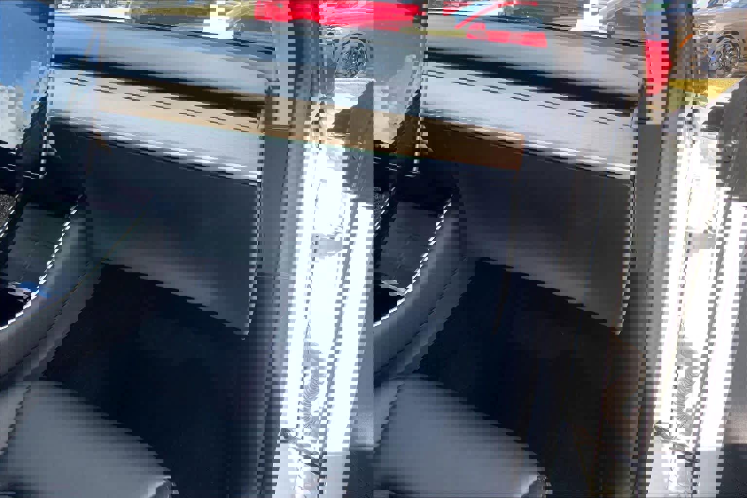 Used 2021 Tesla Model Y Long Range image 17