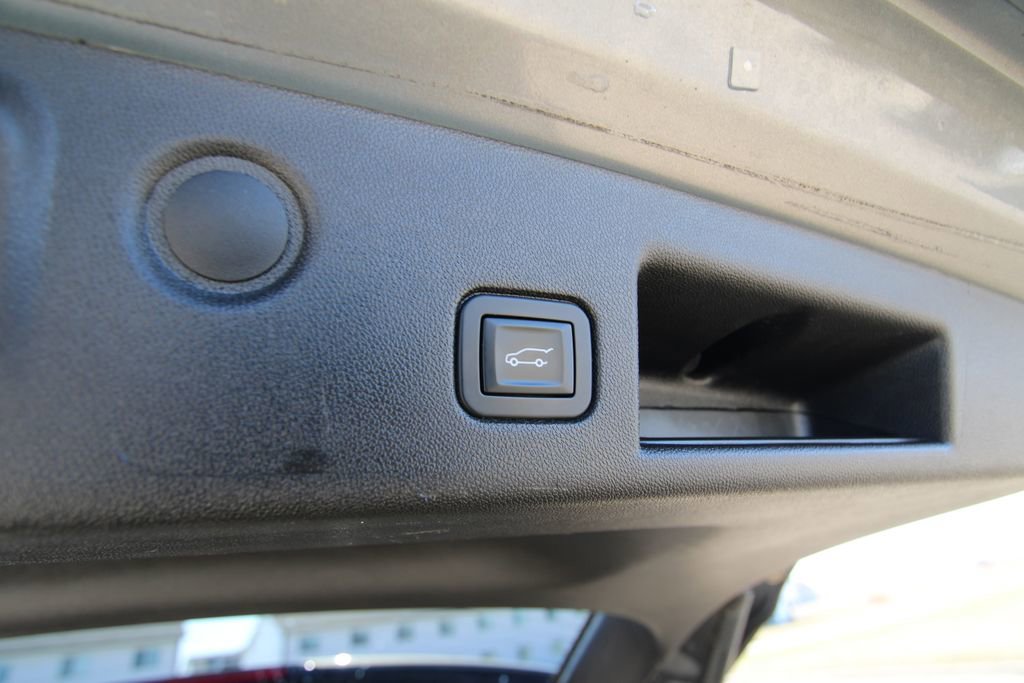 Used 2018 Chevrolet Equinox LT image 36