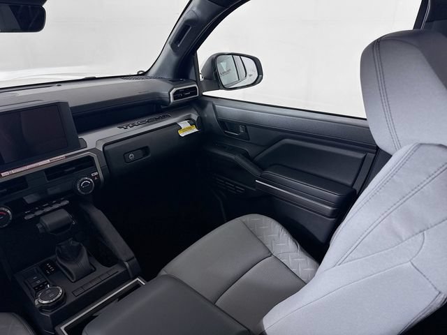Used 2026 Toyota Tacoma SR5 AWD/4WD image 22