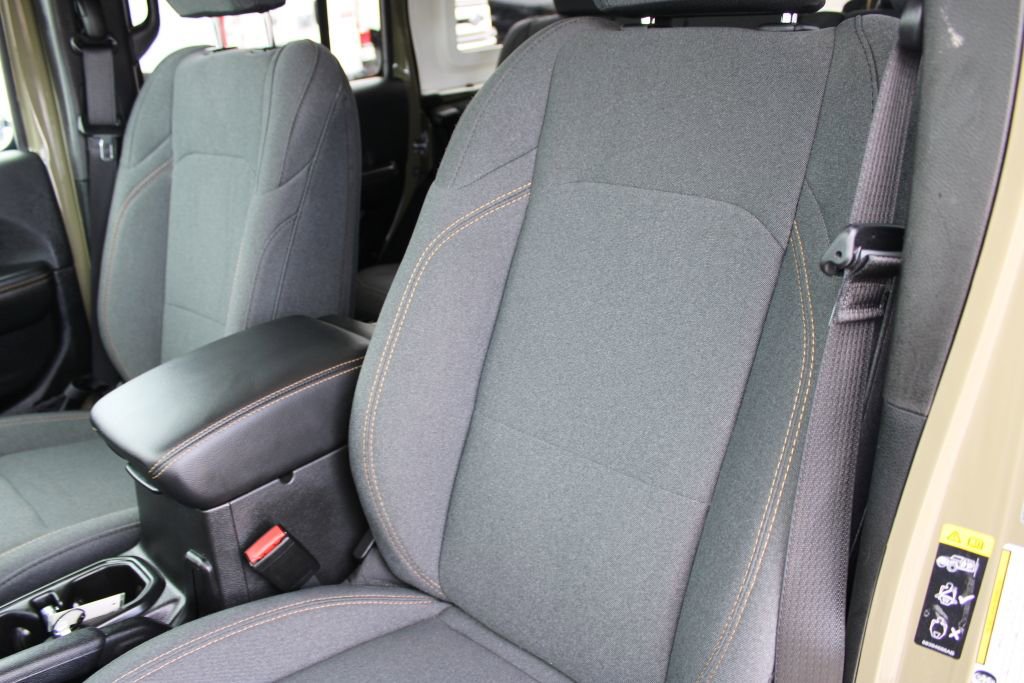 Used 2026 Jeep Wrangler Sahara AWD/4WD image 17