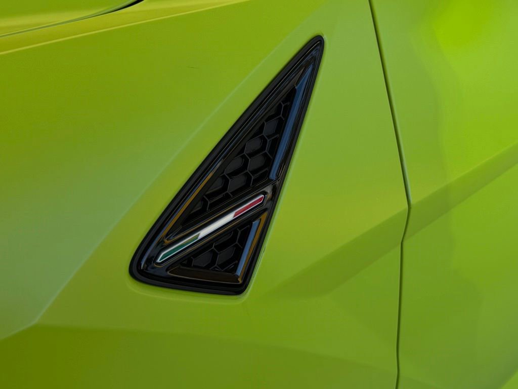 Used 2022 Lamborghini Urus image 30