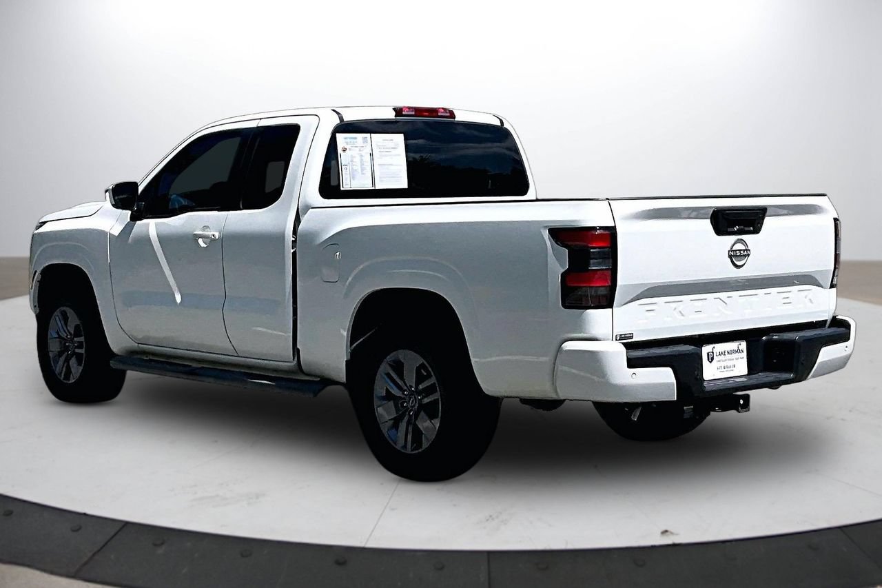 Used 2025 Nissan Frontier SV RWD image 7