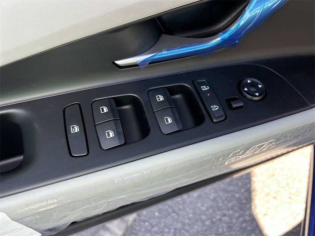 New 2025 Hyundai Elantra Limited image 20