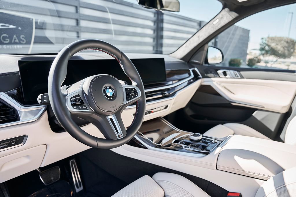 Used 2024 BMW X7 M60i w/ Executive Package AWD/4WD image 2