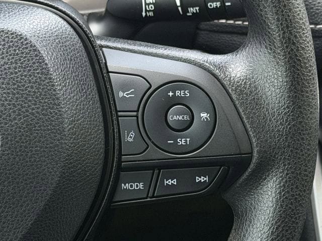 Certified 2022 Toyota RAV4 XLE w/ Convenience Package FWD image 15