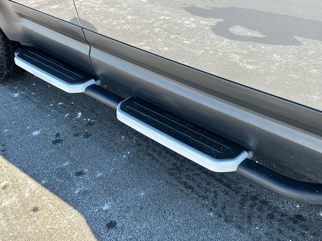 Used 2021 Land Rover Defender 110 SE image 8