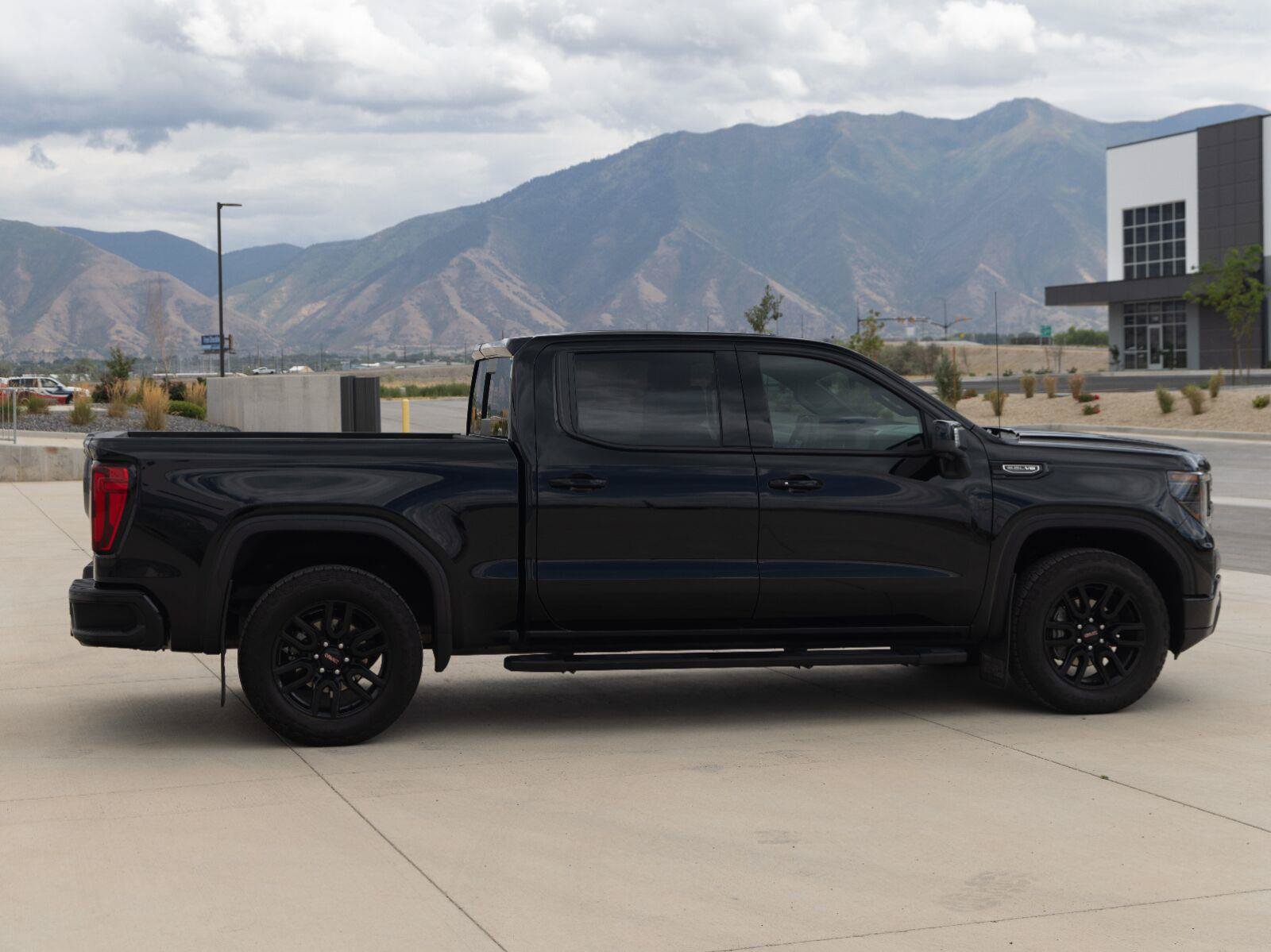 Used 2024 GMC Sierra 1500 Elevation w/ Elevation Premium Package AWD/4WD image 12
