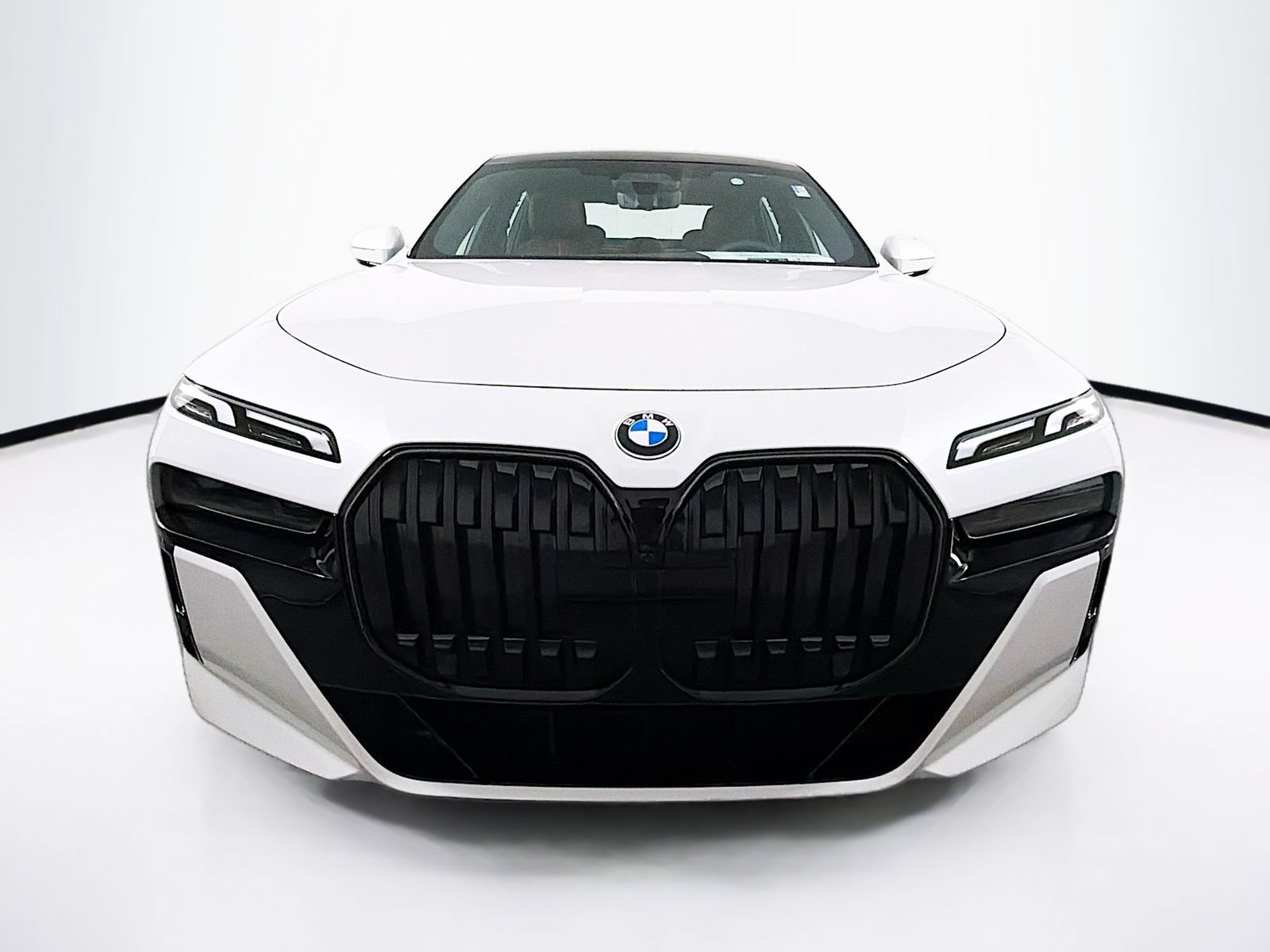 New 2026 BMW 740i xDrive AWD/4WD image 2