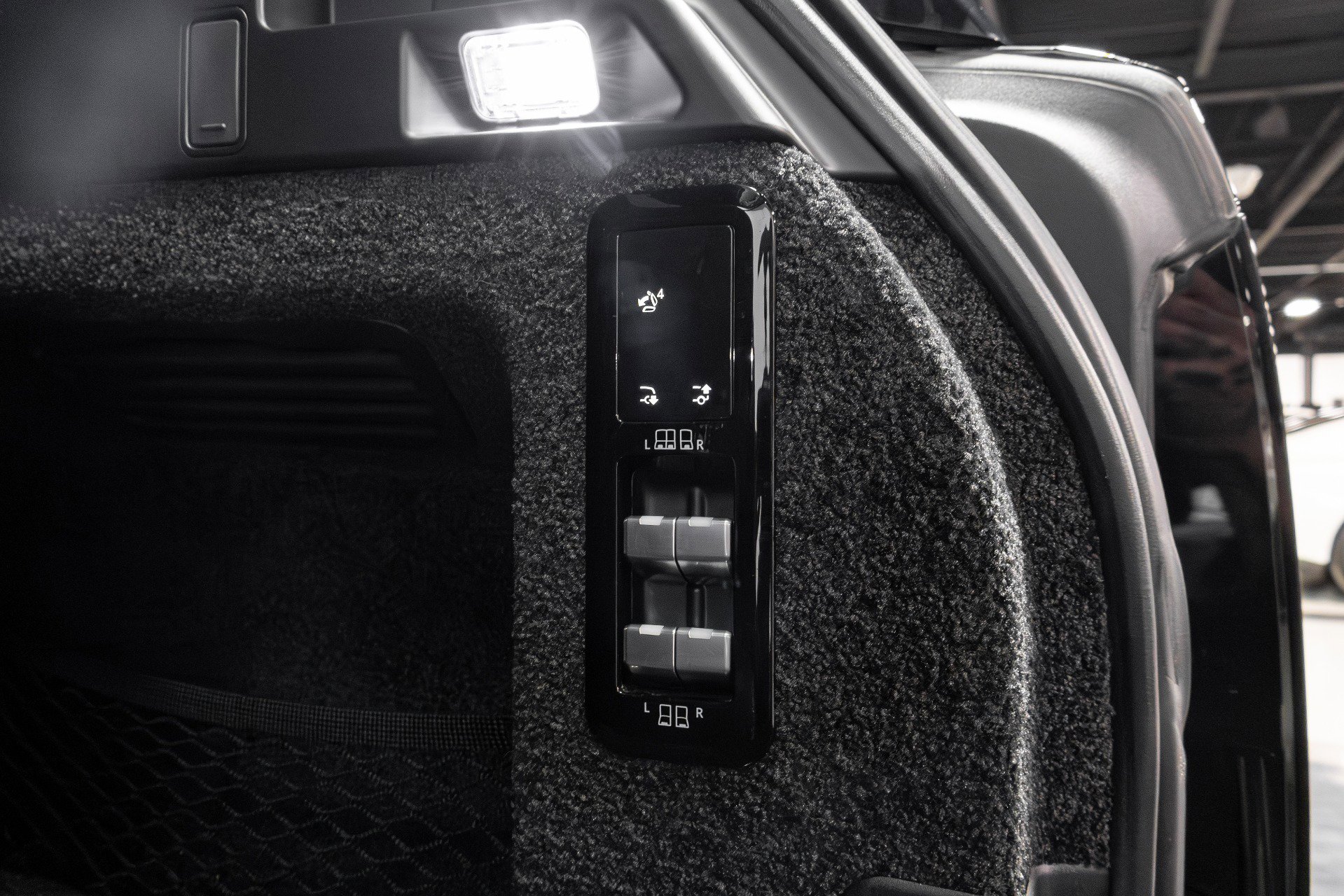 Used 2023 Land Rover Range Rover Long Wheelbase SE image 47