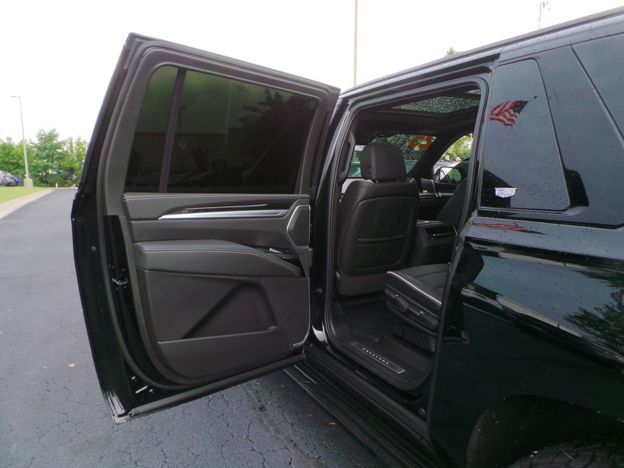 Used 2025 Cadillac Escalade ESV Sport AWD/4WD image 35