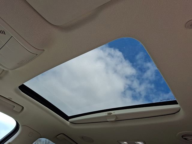 Used 2023 Buick Enclave Essence w/ Experience Buick Package image 18