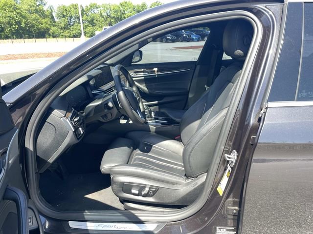 Used 2020 BMW 530i w/ Convenience Package RWD image 14