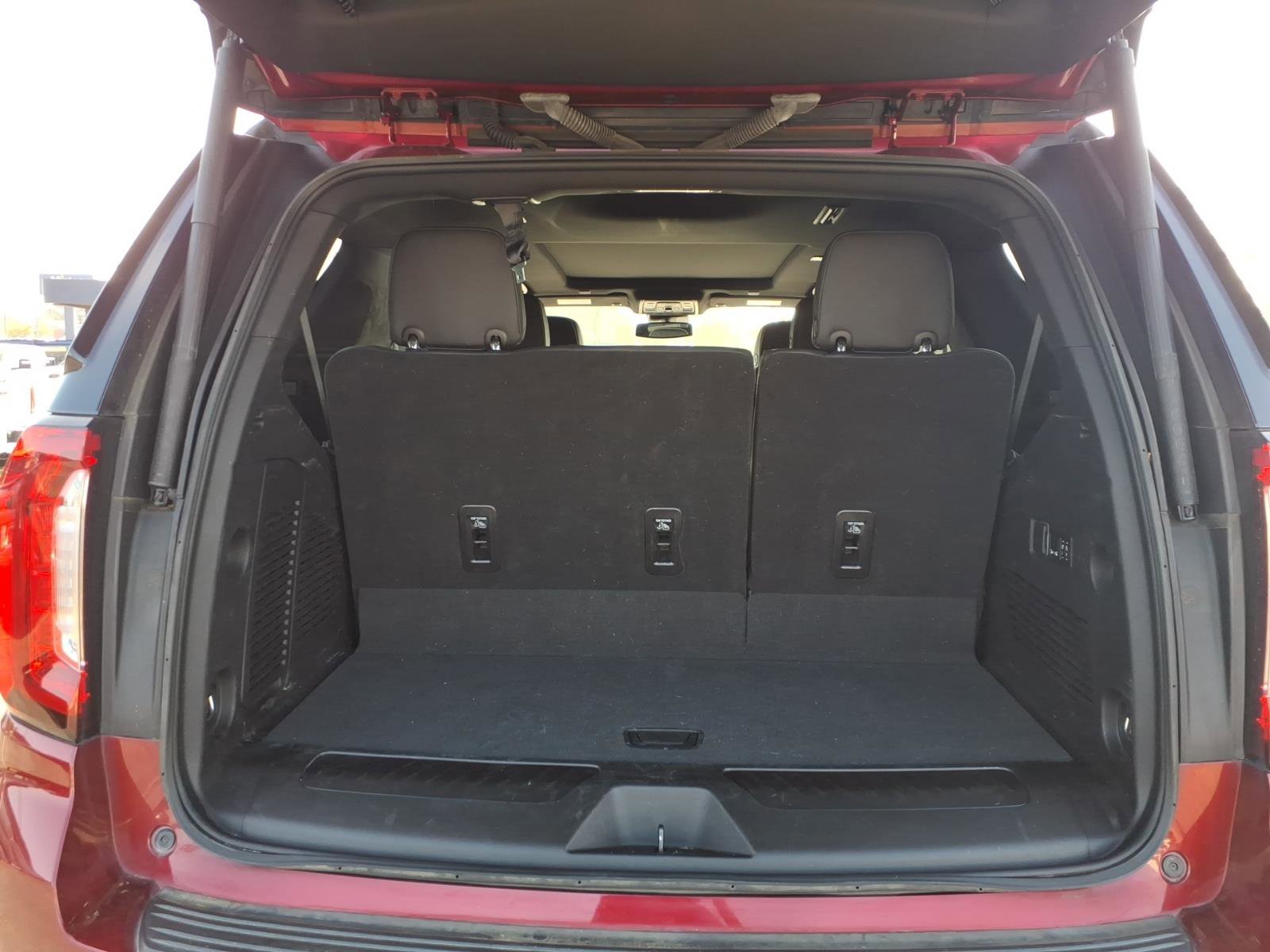Used 2023 GMC Yukon SLT w/ SLT Premium Package image 6