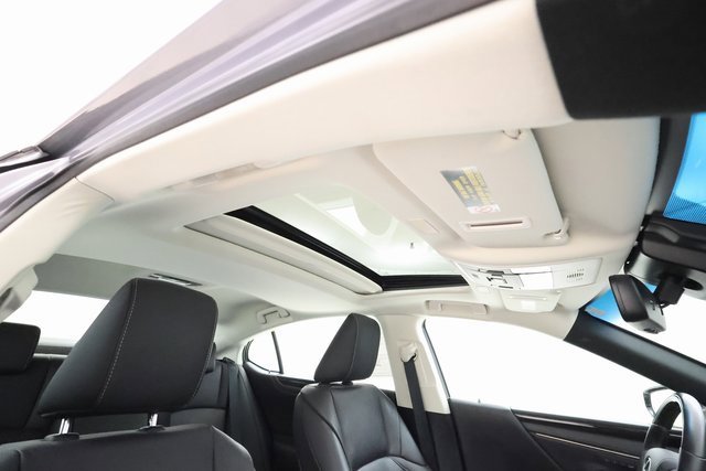 Used 2021 Lexus ES 300h 300h w/ Premium Package image 26