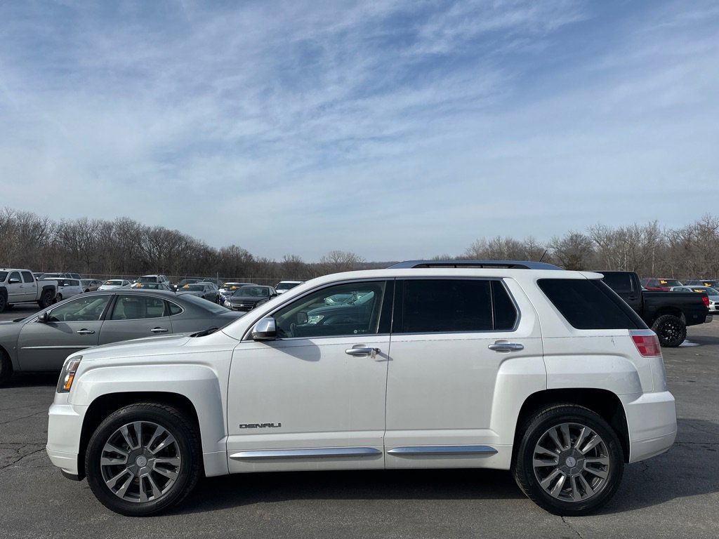 Used 2017 GMC Terrain Denali image 1