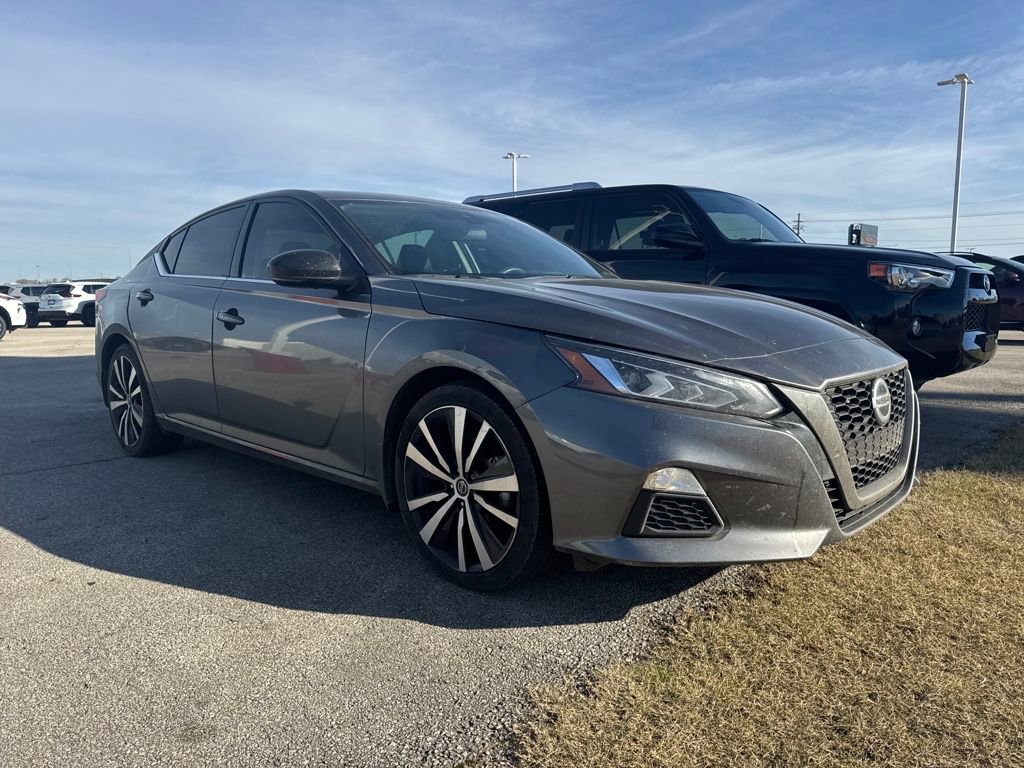 Used 2021 Nissan Altima 2.5 SR w/ SR Premium Package image 3