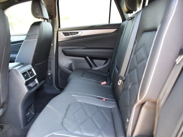 New 2026 Volkswagen Atlas Cross Sport SE image 16