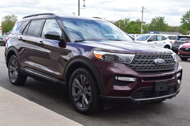 Used 2022 Ford Explorer XLT w/ Equipment Group 202A AWD/4WD image 12