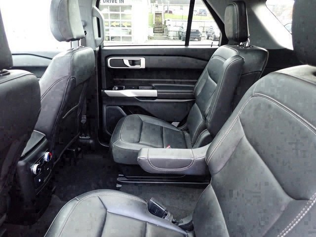Used 2023 Ford Explorer XLT w/ Equipment Group 202A image 16