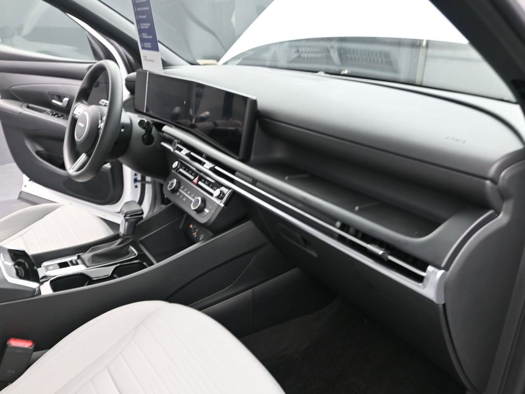 Certified 2026 Hyundai Santa Cruz SE image 19