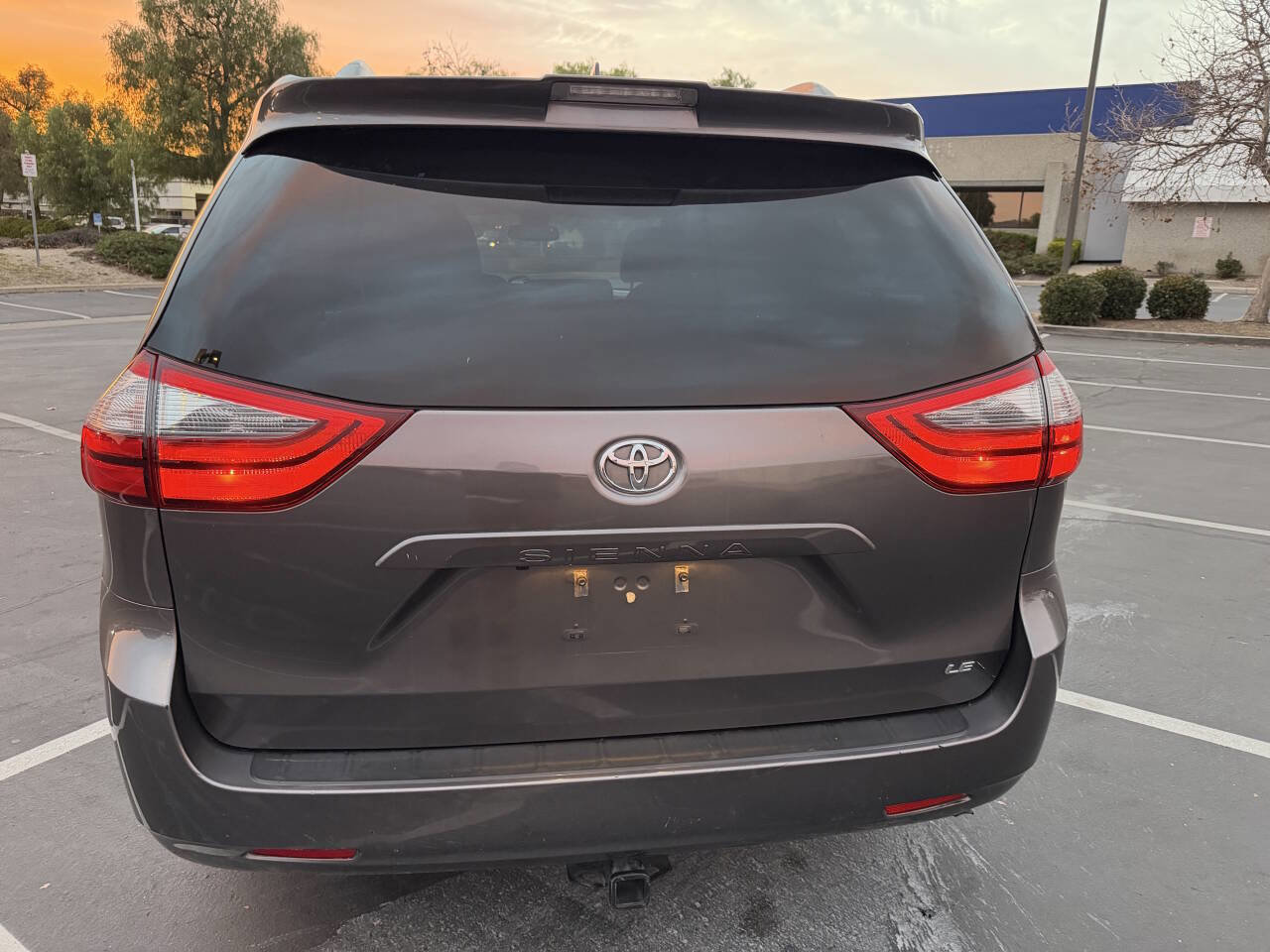 Used 2020 Toyota Sienna LE image 17