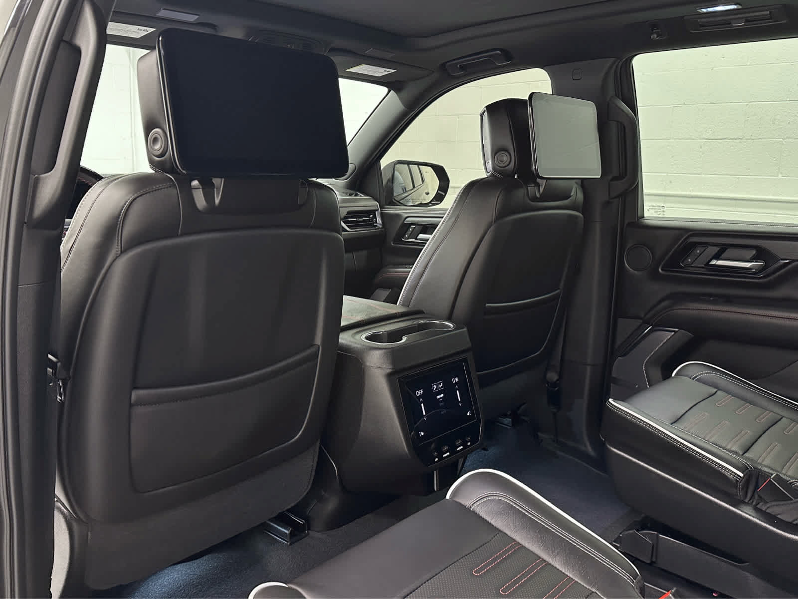 Used 2026 GMC Yukon AT4 Ultimate AWD/4WD image 14