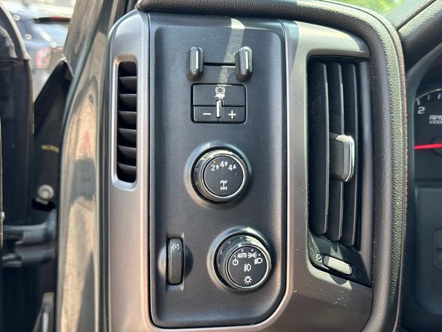 Used 2019 GMC Sierra 2500 SLT w/ All Terrain HD Package AWD/4WD image 33