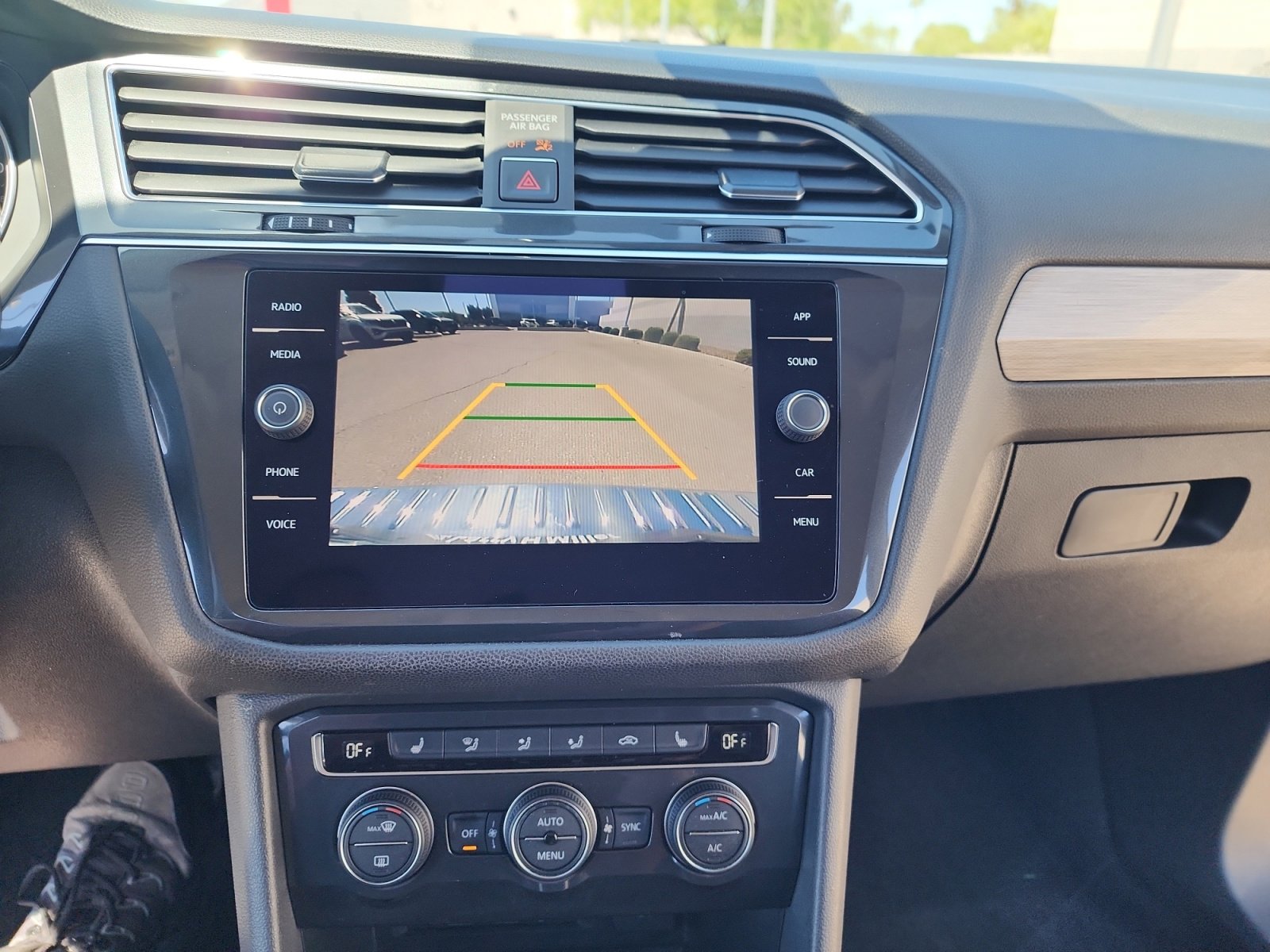 Used 2018 Volkswagen Tiguan S FWD image 29