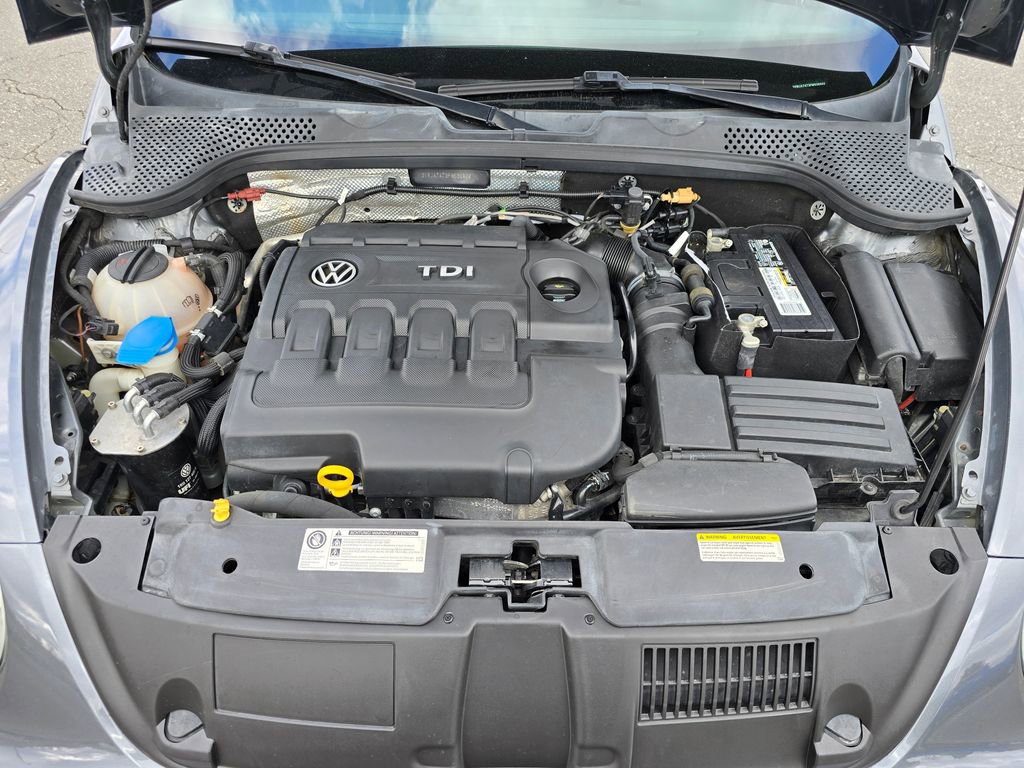Used 2015 Volkswagen Beetle TDI image 21