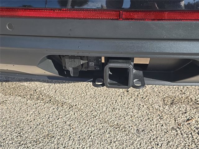 Used 2025 Volkswagen Atlas SE FWD image 4