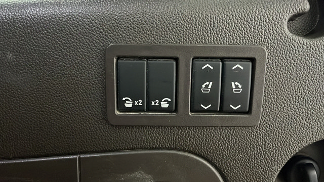 Used 2019 Chevrolet Suburban Premier AWD/4WD image 30