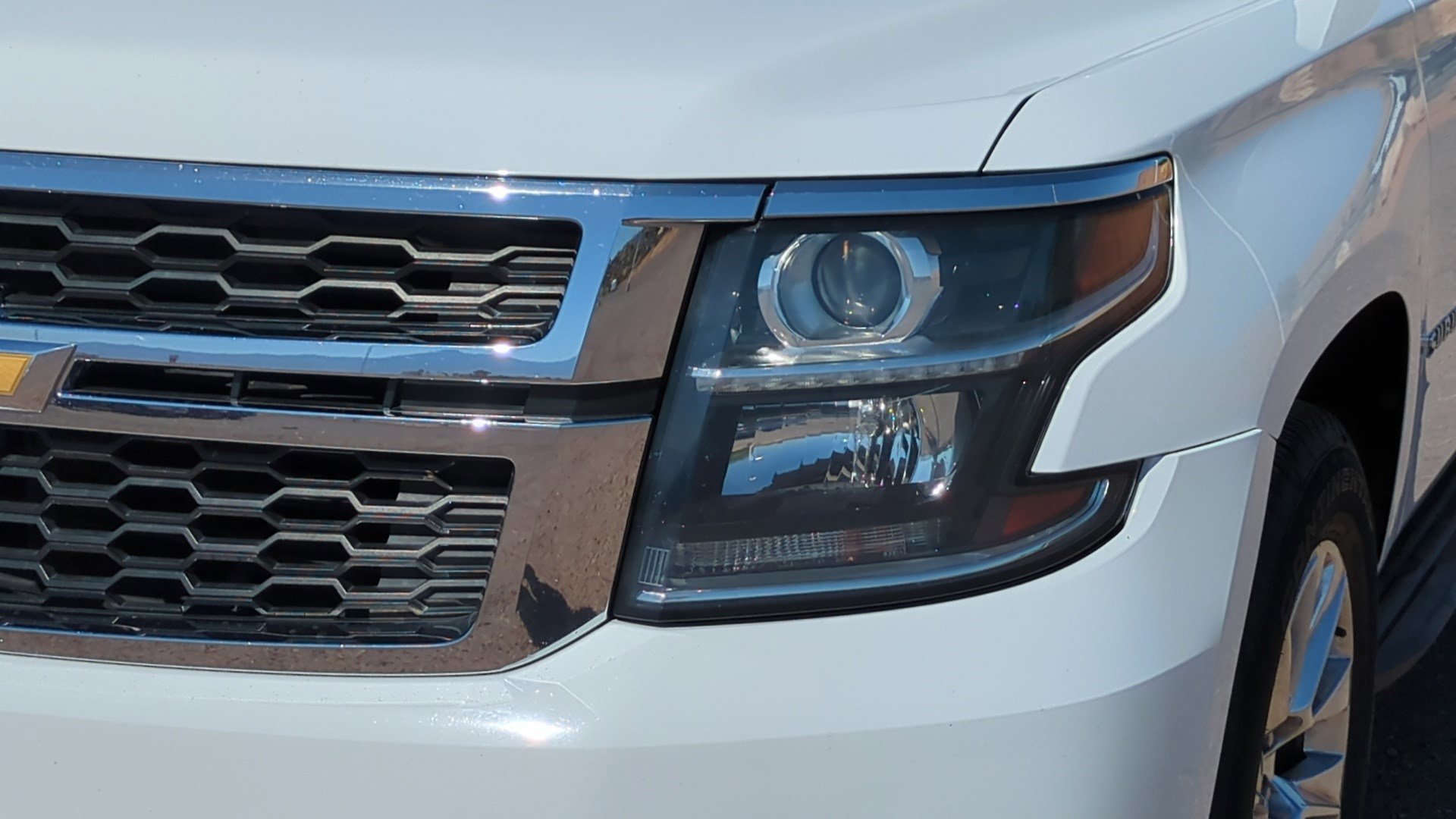 Used 2019 Chevrolet Suburban LT RWD image 9