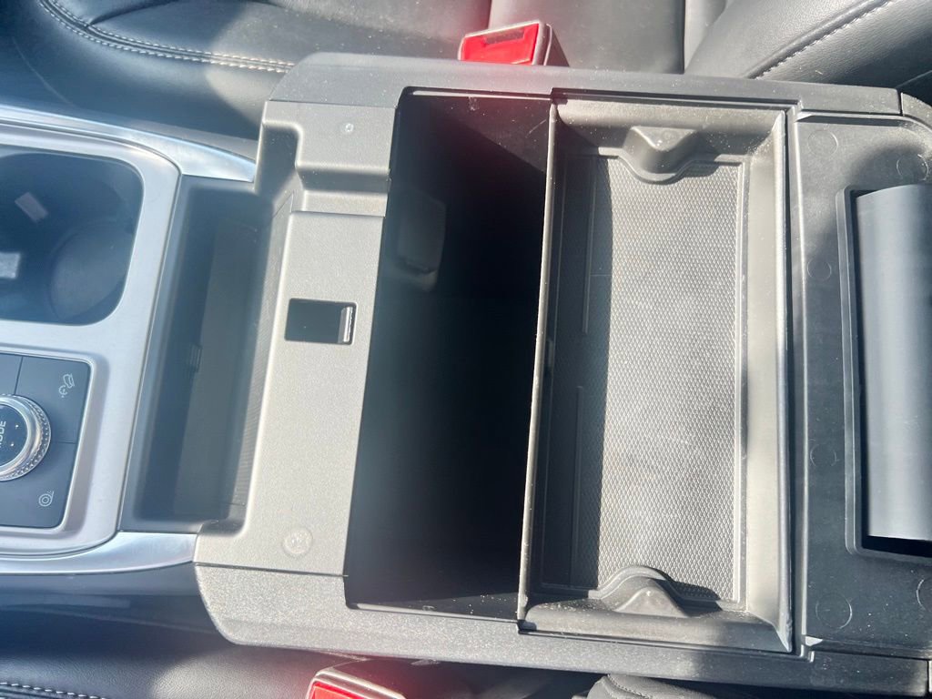 Used 2023 Ford Explorer XLT w/ Equipment Group 202A image 14