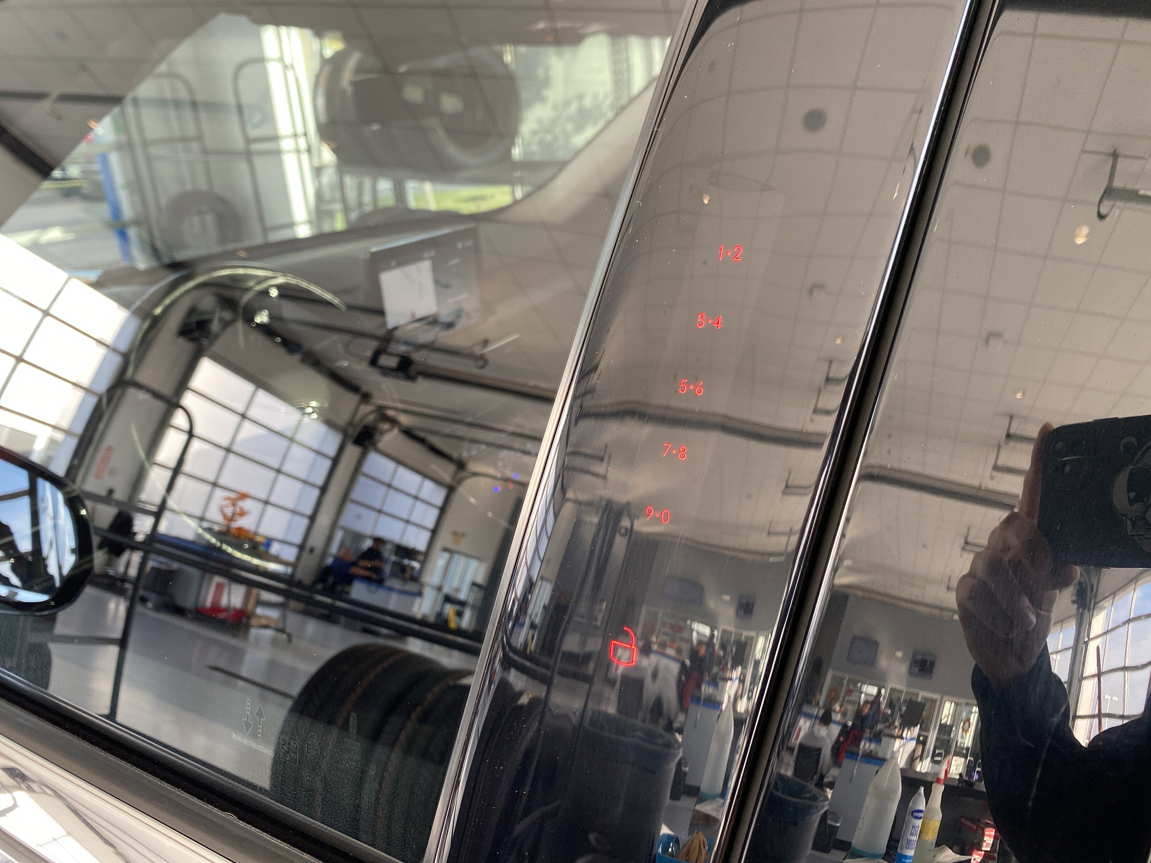 Used 2022 Lincoln Aviator Reserve w/ Equipment Group 201A image 8