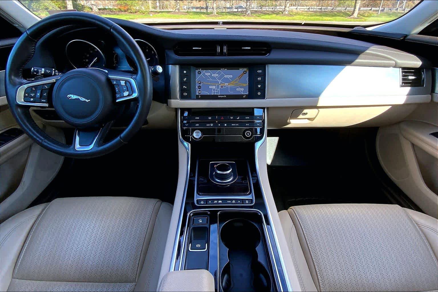 Used 2018 Jaguar XF Prestige AWD/4WD image 16