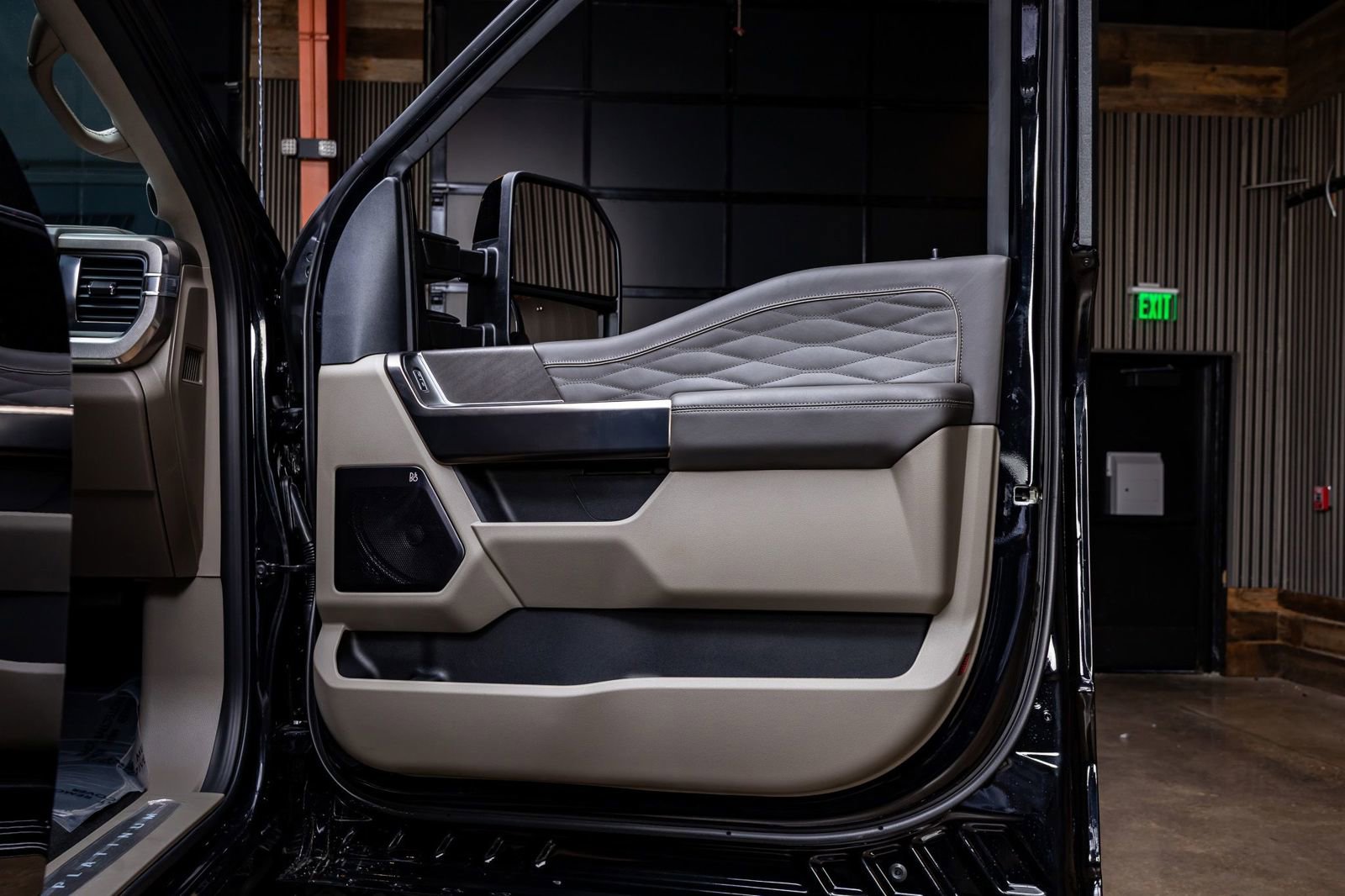 Used 2026 Ford F450 Platinum w/ Platinum Plus Package image 38