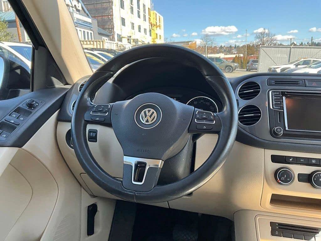 Used 2017 Volkswagen Tiguan S image 20