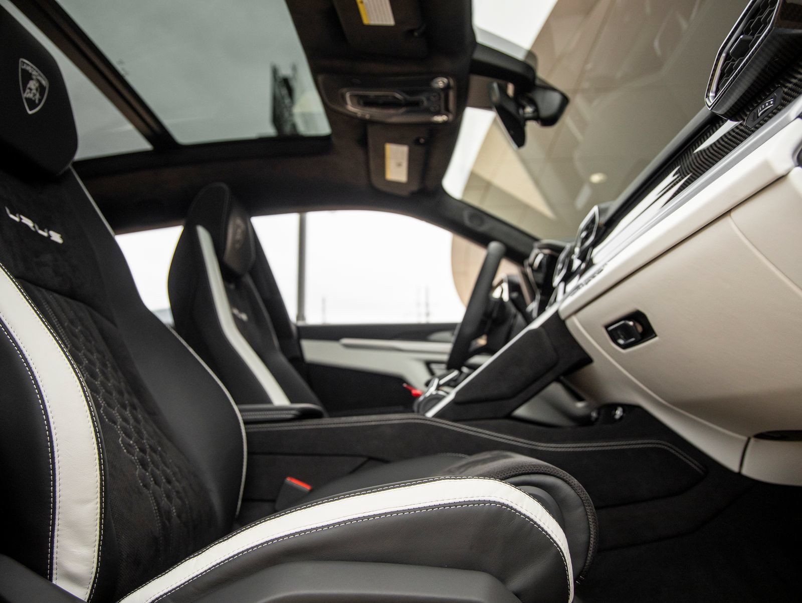 Used 2024 Lamborghini Urus S AWD/4WD image 46
