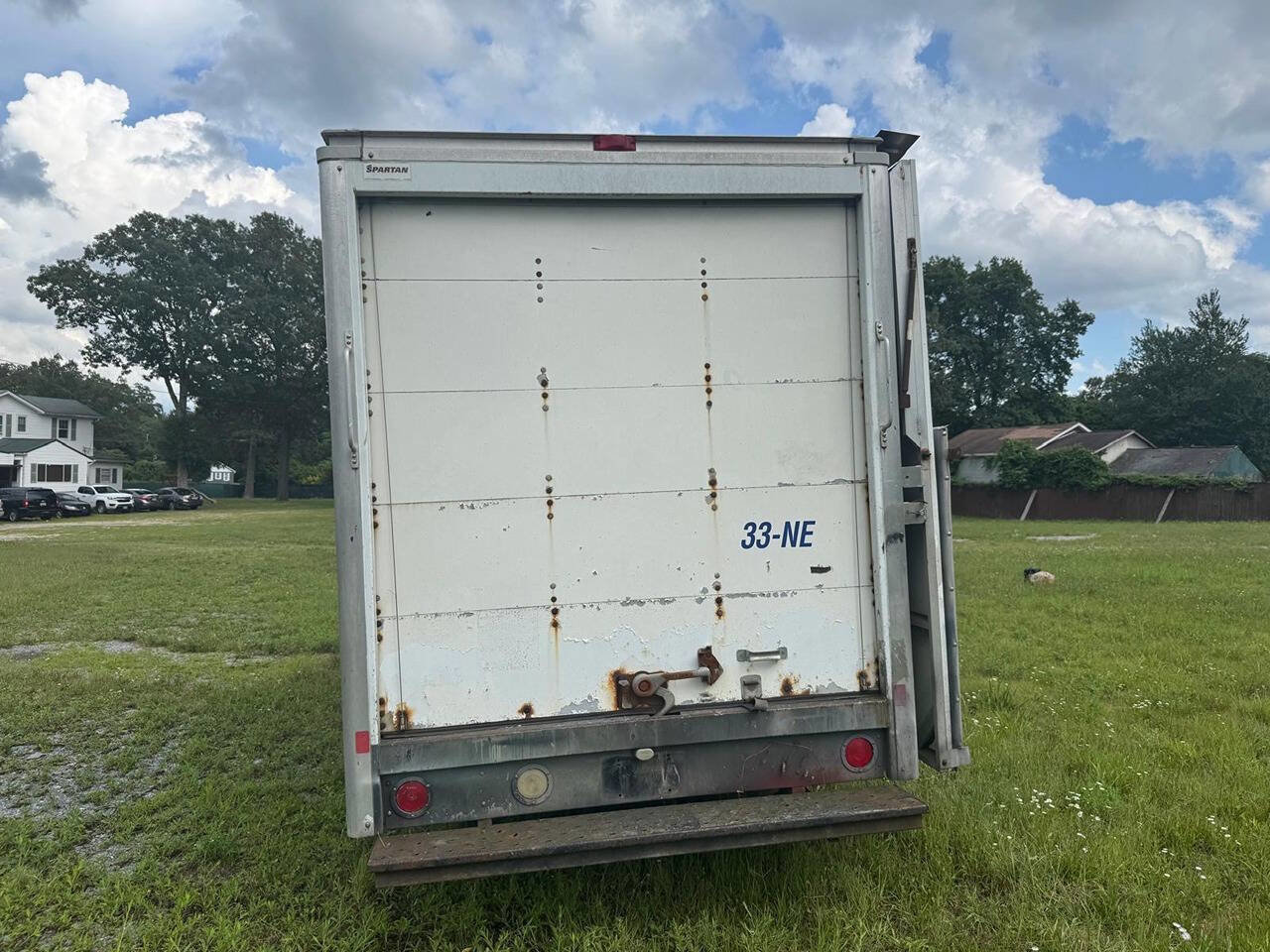 Used 2012 Ford E-350 and Econoline 350 Super Duty image 11