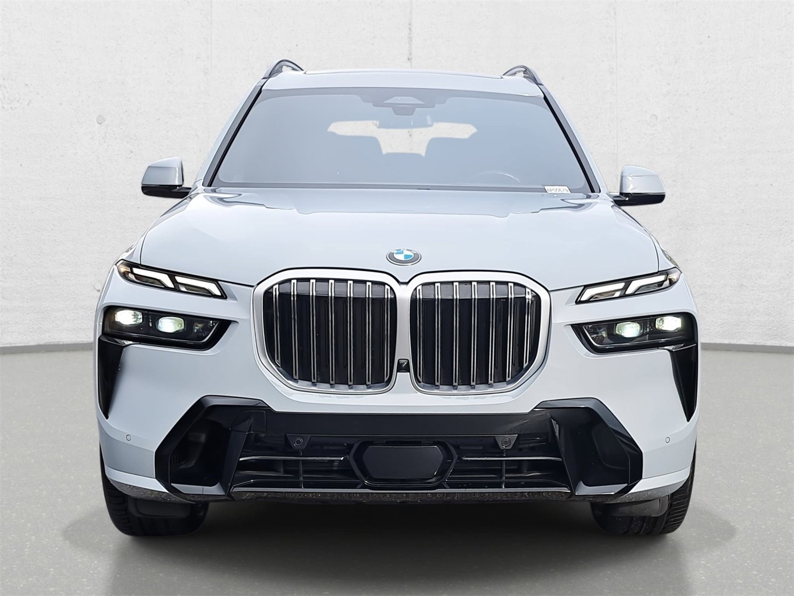 Used 2024 BMW X7 xDrive40i w/ M Sport Package image 2