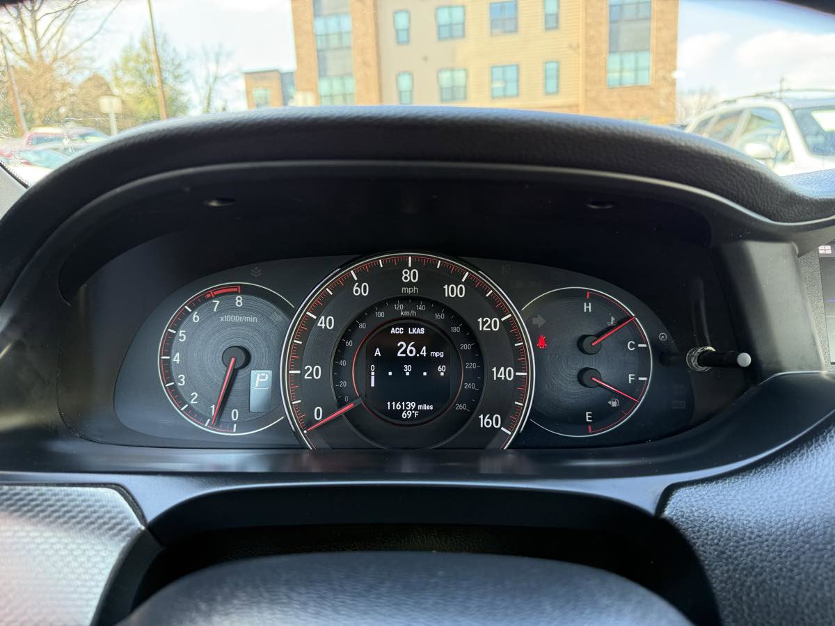 Used 2016 Honda Accord EX image 15
