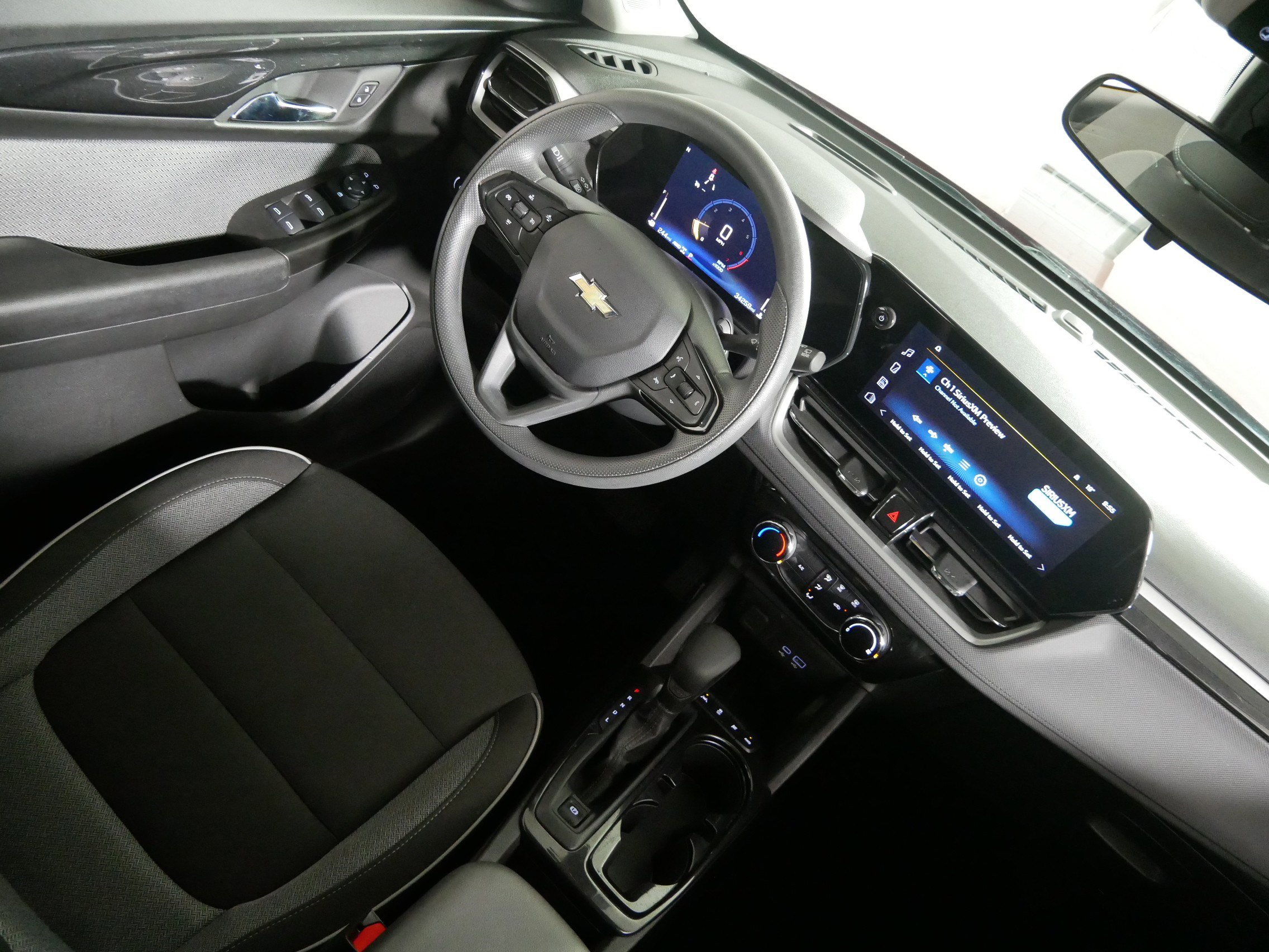 Used 2025 Chevrolet TrailBlazer LT image 9