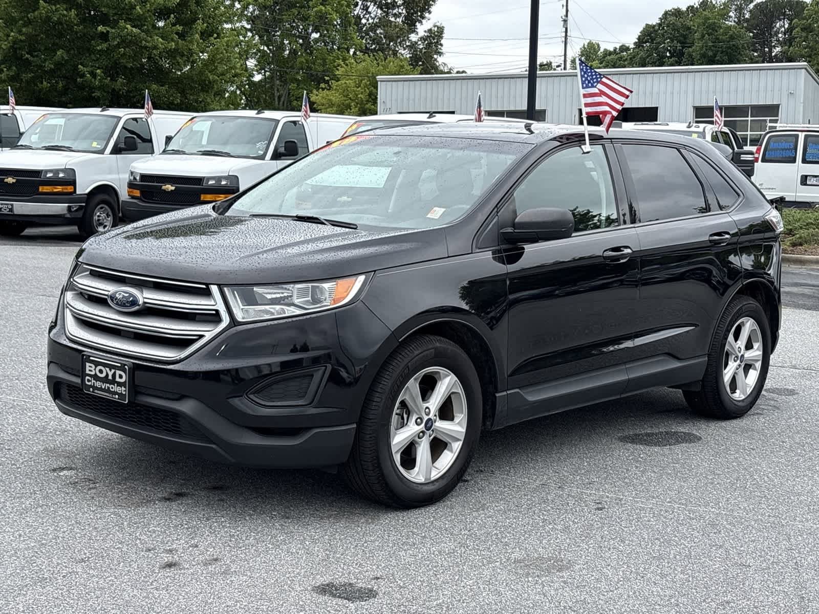 Used 2018 Ford Edge SE FWD image 2