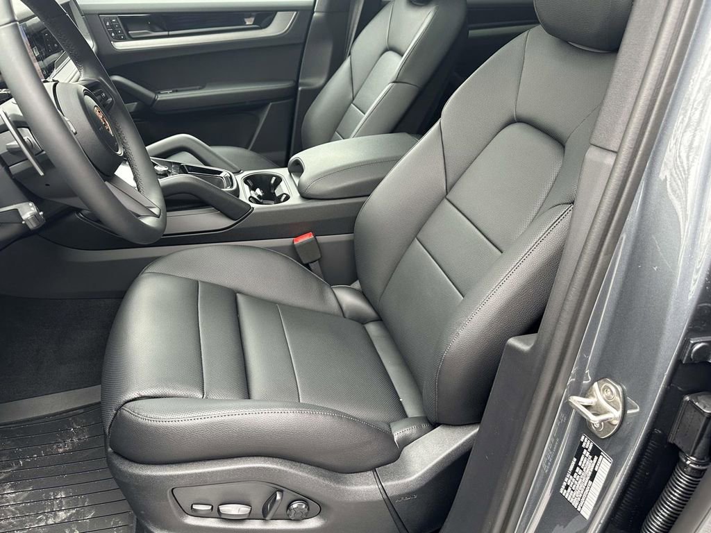 New 2026 Porsche Cayenne AWD/4WD image 12