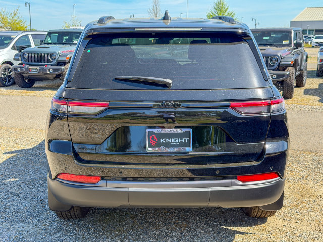 New 2026 Jeep Grand Cherokee Altitude AWD/4WD image 7